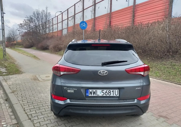 Hyundai Tucson cena 66000 przebieg: 71000, rok produkcji 2017 z Warszawa małe 121